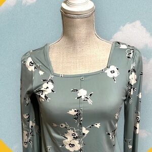 Love glam girl top, soft green, sz S, nwt